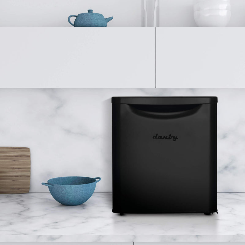 Danby 18-inch, 1.7 cu.ft. Freestanding Compact Refrigerator with Automatic Defrost DAR017A3BDB-6 IMAGE 9