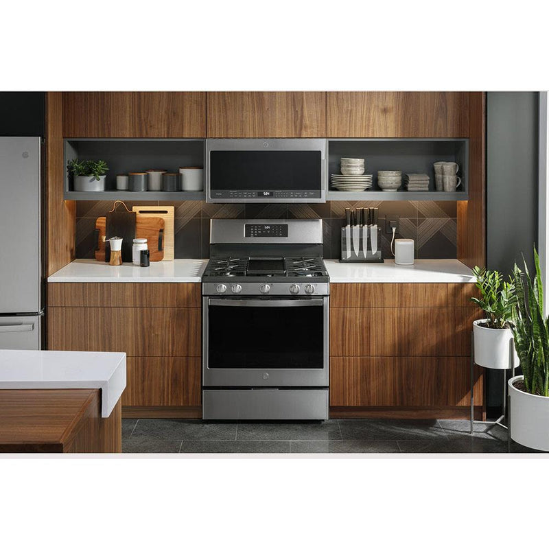 GE Profile 30-inch Freestanding Gas Range with True European Convection Technology PCGB935YPFS IMAGE 7
